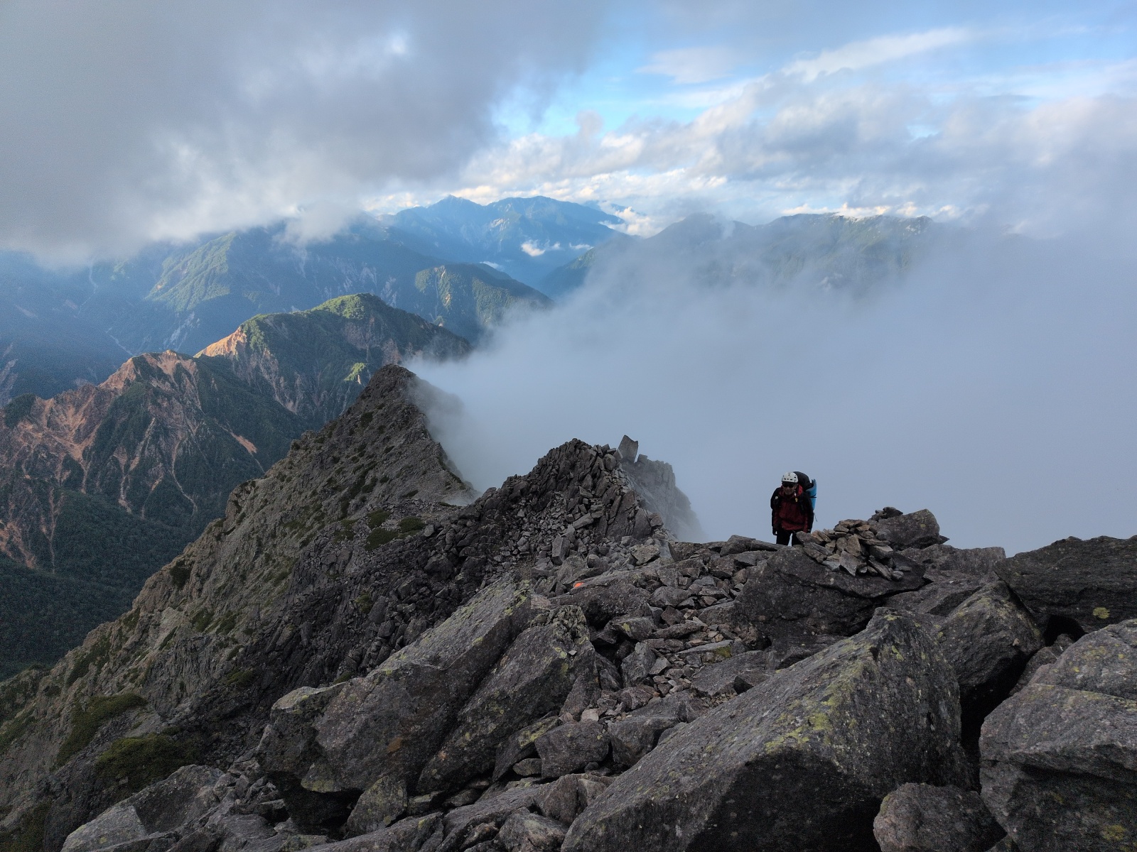 槍沢を下山