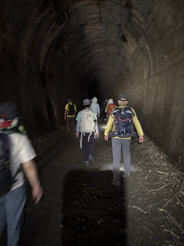廃線跡のトンネル