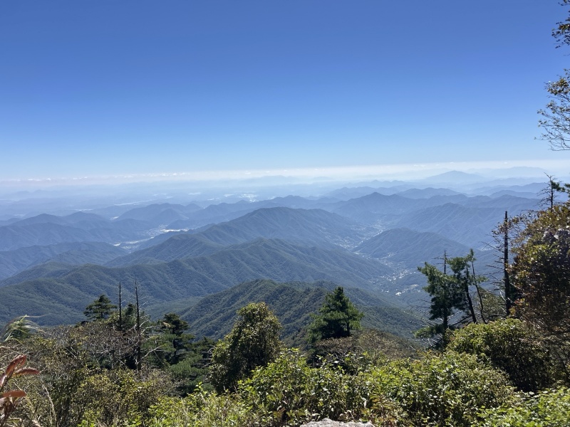 智異山を歩いた日の一場面